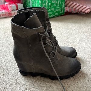 Grey, Sorel, wedged boots
